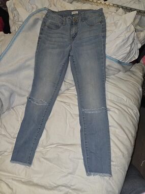 Blue Asphalt Light Blue Skinny Jeans with Knee Rips